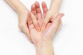 ハンドリフレクソロジー施術します