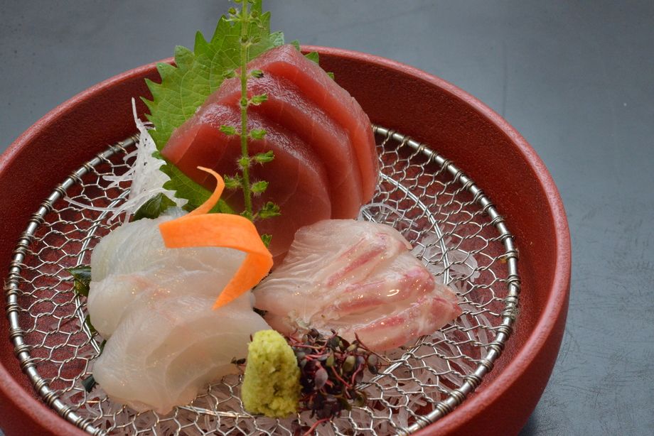 お造り３点盛り（８８０円）