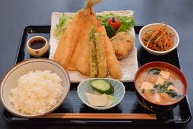 日替わり定食（ミックスフライ）