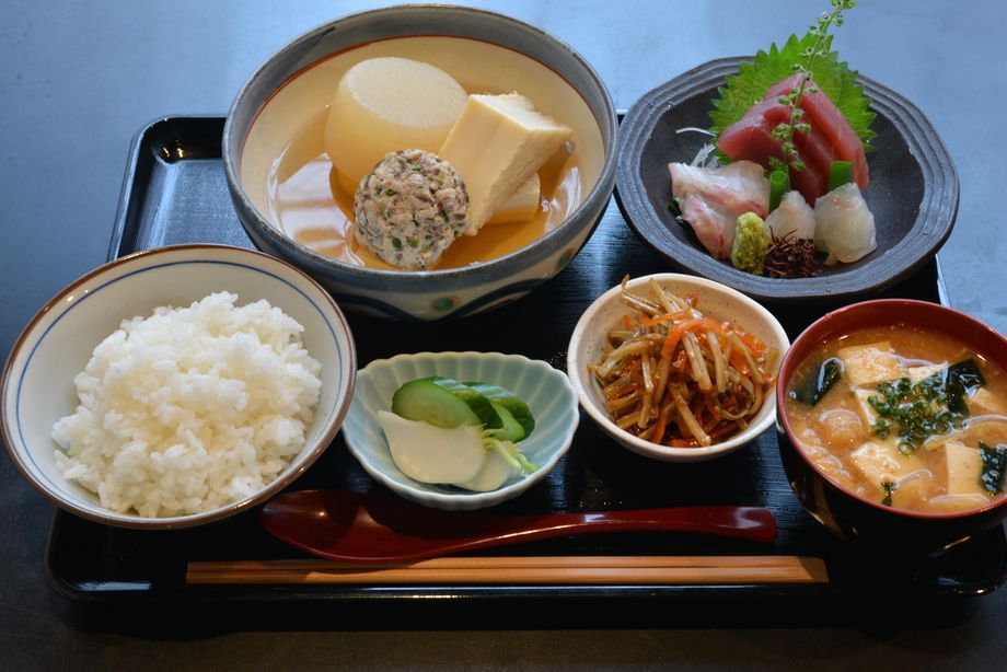 オオトラ定食（７８０円）