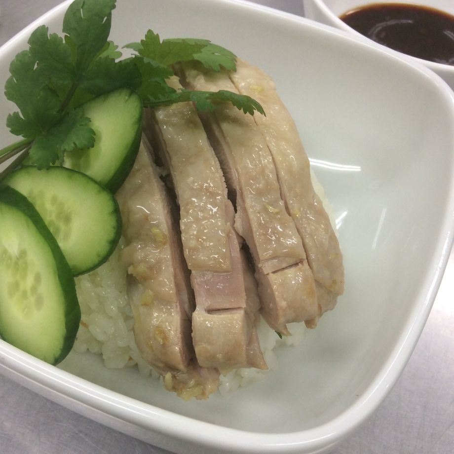 カオマンガイ(タイのチキンライス)（648円）