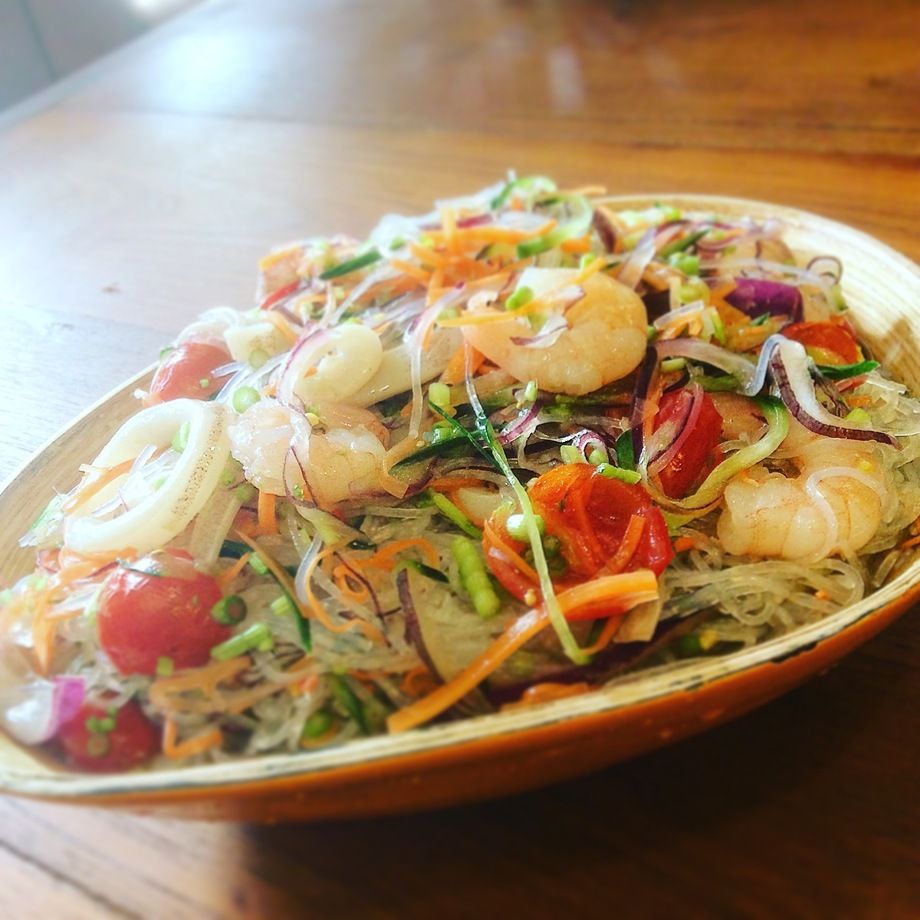 ヤムウンセン(春雨と海鮮のタイサラダ)（324円/100g）