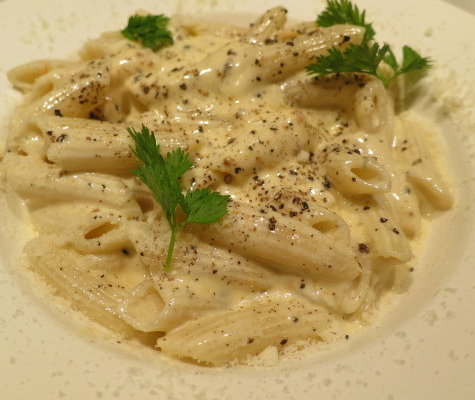 ブルーチーズソースのペンネ（900円）