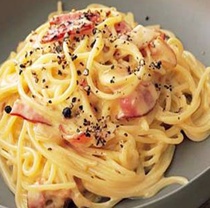 カルボナーラ（900円）