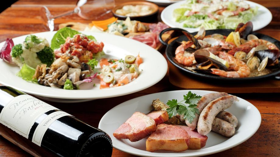 【2名様専用コース】乾杯スパークリング付。当店の人気メニュー8品、自家製ドルチェも付いたお二人様向けコース。（5,400円 (税込)）