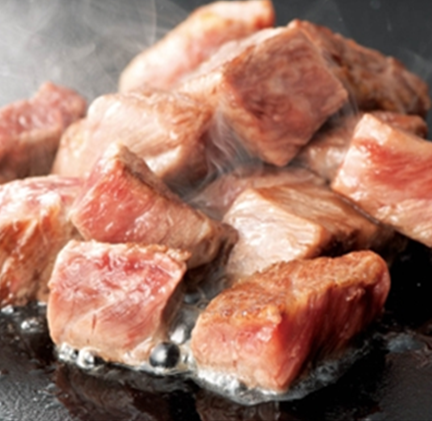 本日おすすめ肉の　ゴロゴロステーキ（950円）