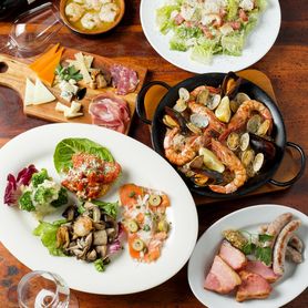 【2.5時間飲み放題付き肉会コース】〆の牧草牛のステーキパエリアや、生ハム、ローストビーフ、ローストポーク、唐揚げ、ソーセージグリルなどが楽しめるお料理20種の肉会プラン！！ 