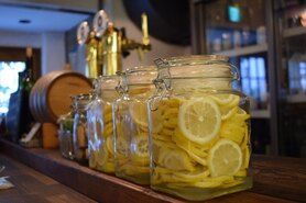 １つ１つ丁寧に手仕込み