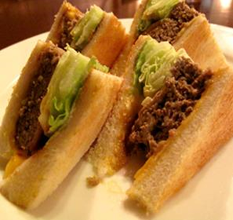 自家製ハンバーグサンド（1000円）