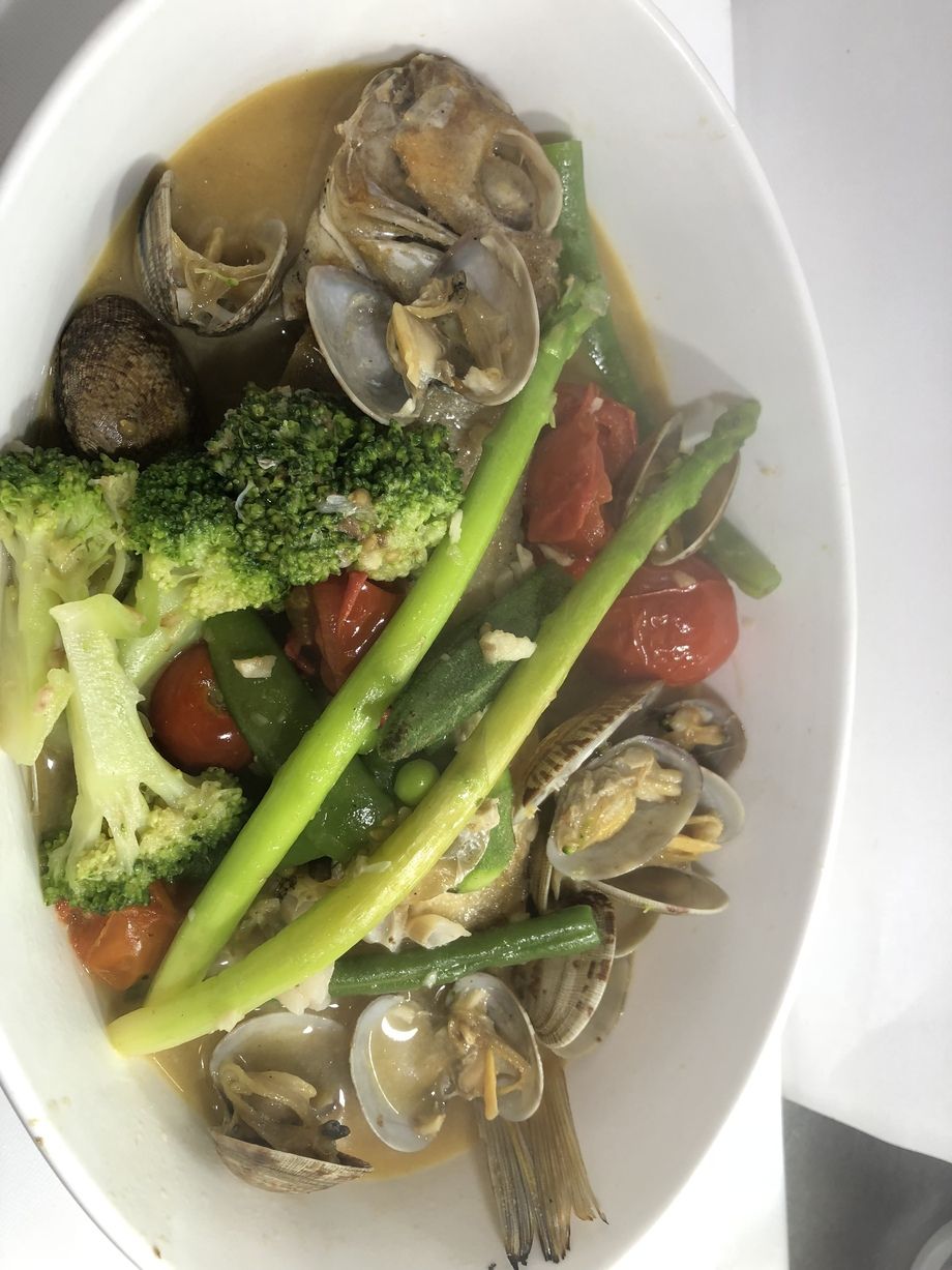 本日のお魚のアクアパッツァ