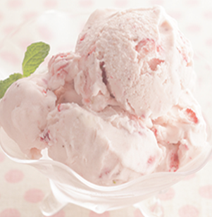 いちごのパルフェ　（ふんわりアイスクリーム）（500円）