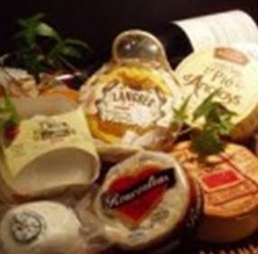 ソムリエ厳選！世界のチーズ　各種（400円　　（盛合せ1500円））