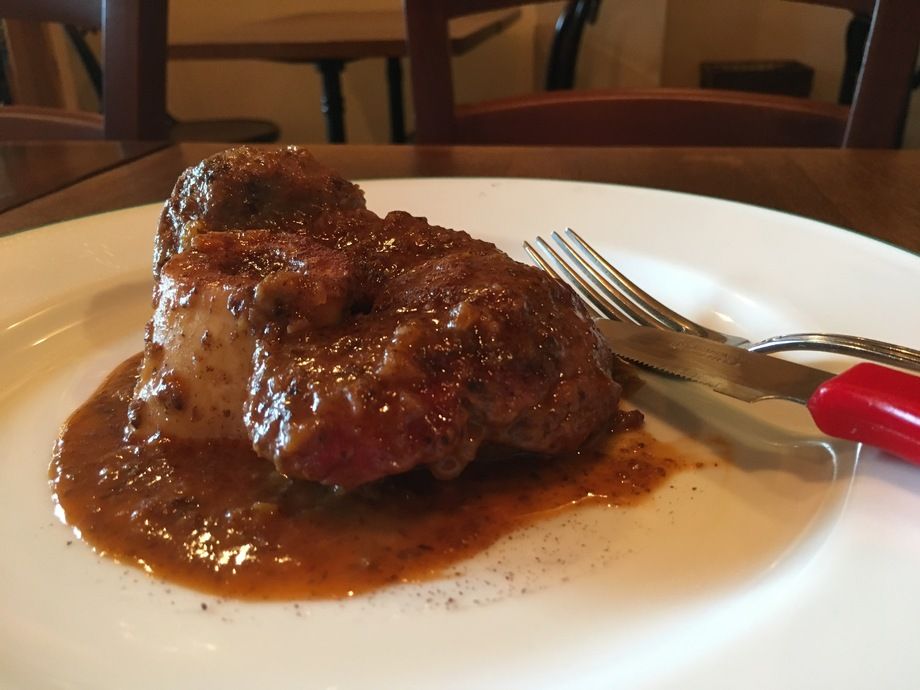 仔牛スネ肉 カカオとマルサラの煮込み