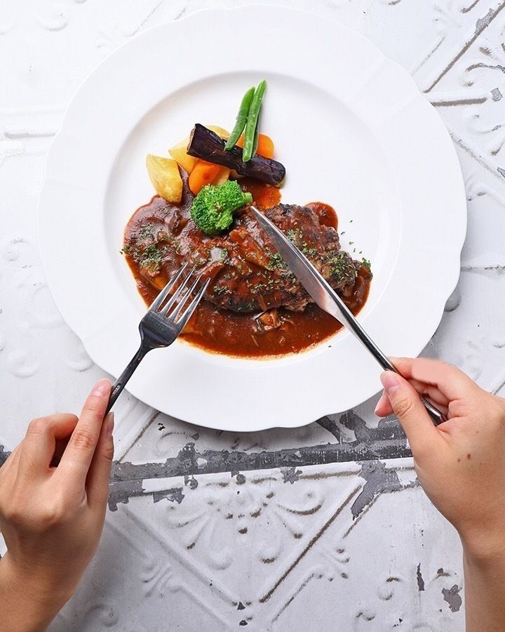 【リピーター人気NO.1】夏限定カジュアルプラン｜牛すじ肉のラグー ポルチーニスパゲティや鮪のカルパッチョなど全5品＋飲み放題1500円で3980円（税込）