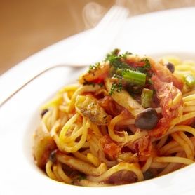 【リピーター人気NO.1】夏限定カジュアルプラン｜牛すじ肉のラグー ポルチーニスパゲティや鮪のカルパッチョなど全5品＋飲み放題2000円で4480円（税込）