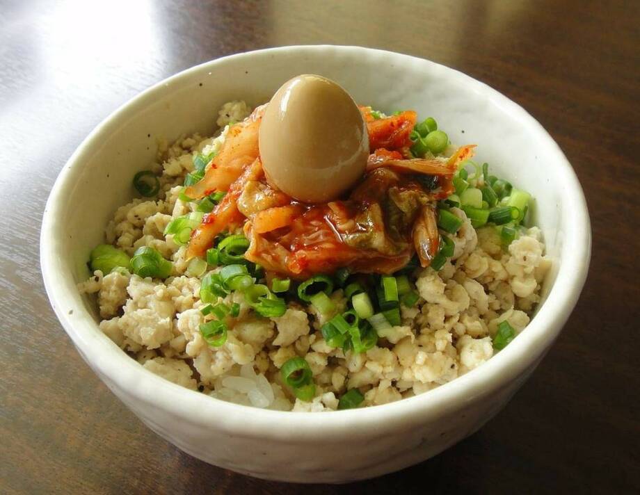 鶏そぼろキムチごはん　300円（税込）