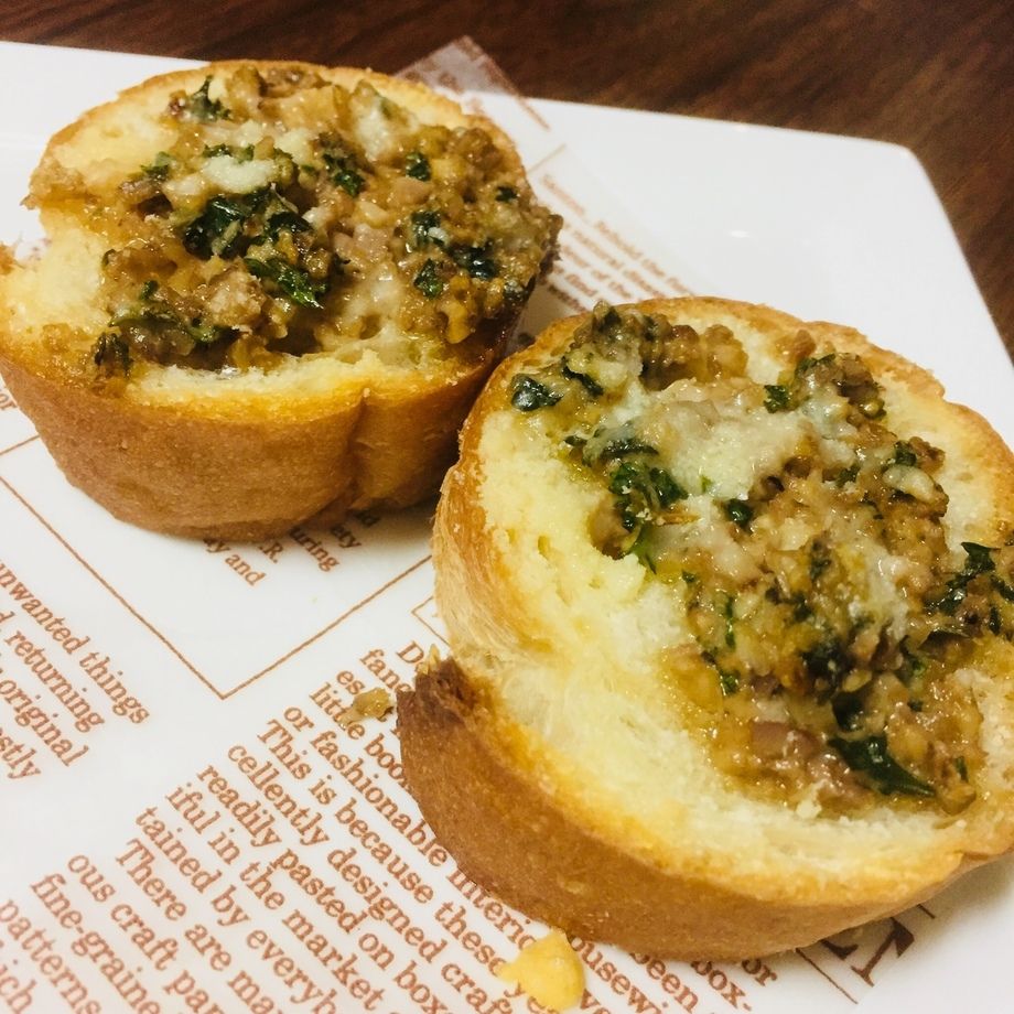 ガーリックトースト（380円 （税別））