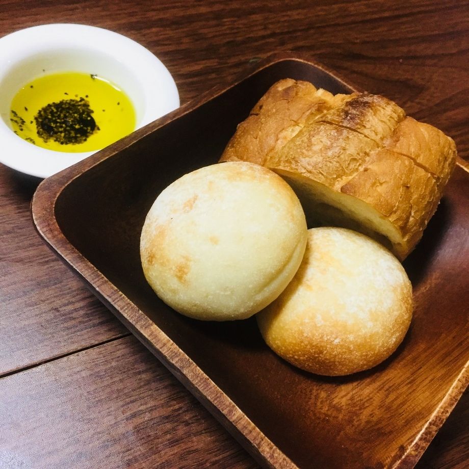 パン二種盛り合わせ（280円 （税別））