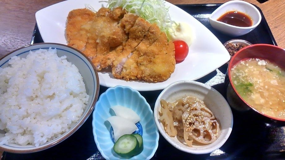 日替わり定食（とんかつ）（８８０円）