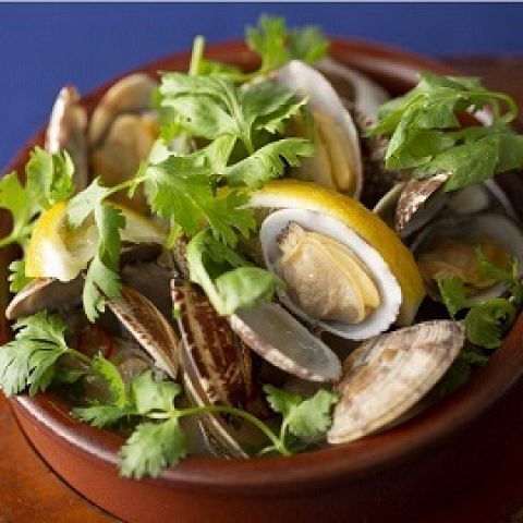 ＜期間限定＞あさりの香菜レモン蒸し