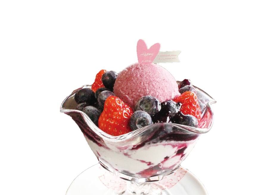 DXベリーベリーパフェ（1月～5月中旬頃）