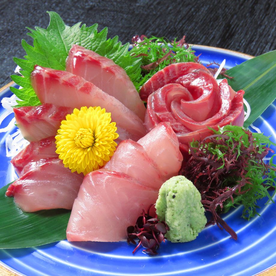 郡山産 鯉のお造り（680円）