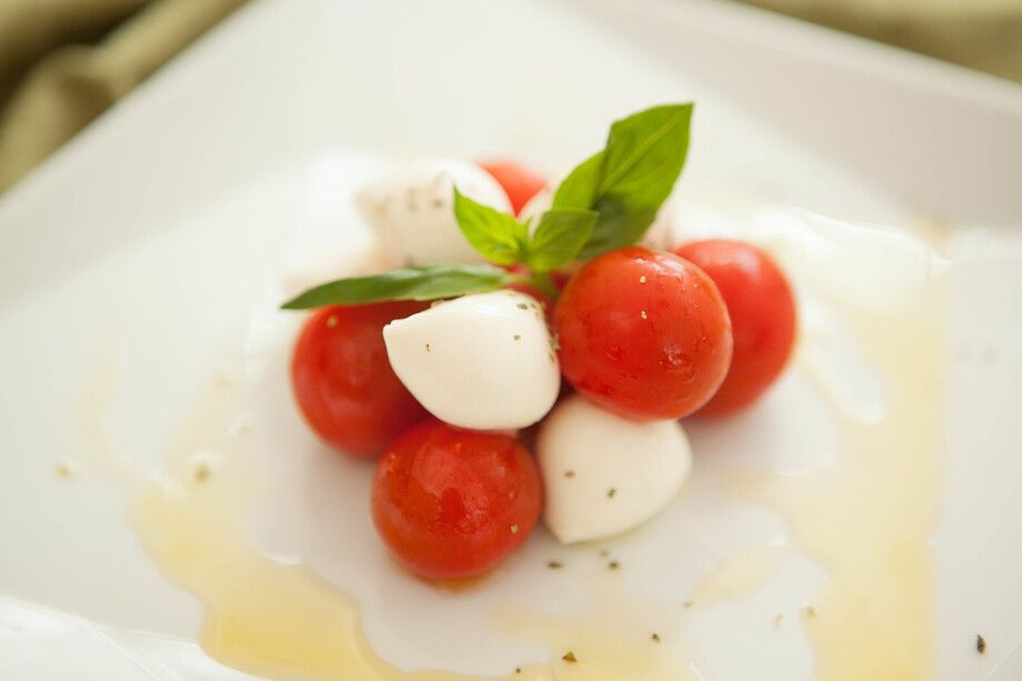 契約農家のトマトを使ったカプレーゼ