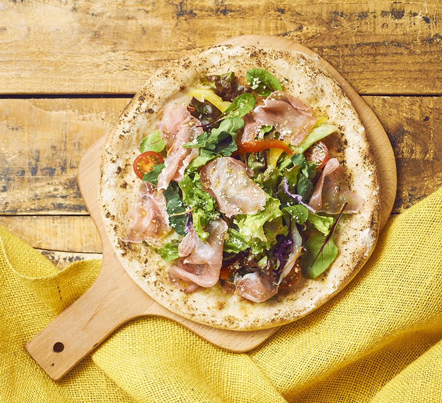 10種野菜と道産生ハムのピザ