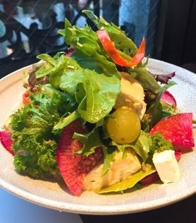 【湯葉とクリームチーズのサラダ】 