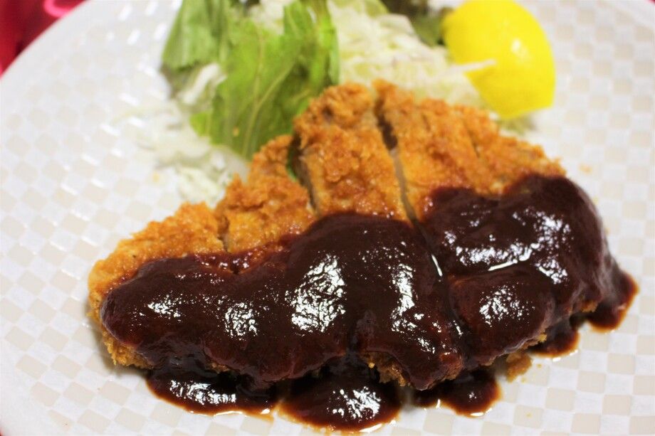 とんかつ定食 (on/碗)（850円）