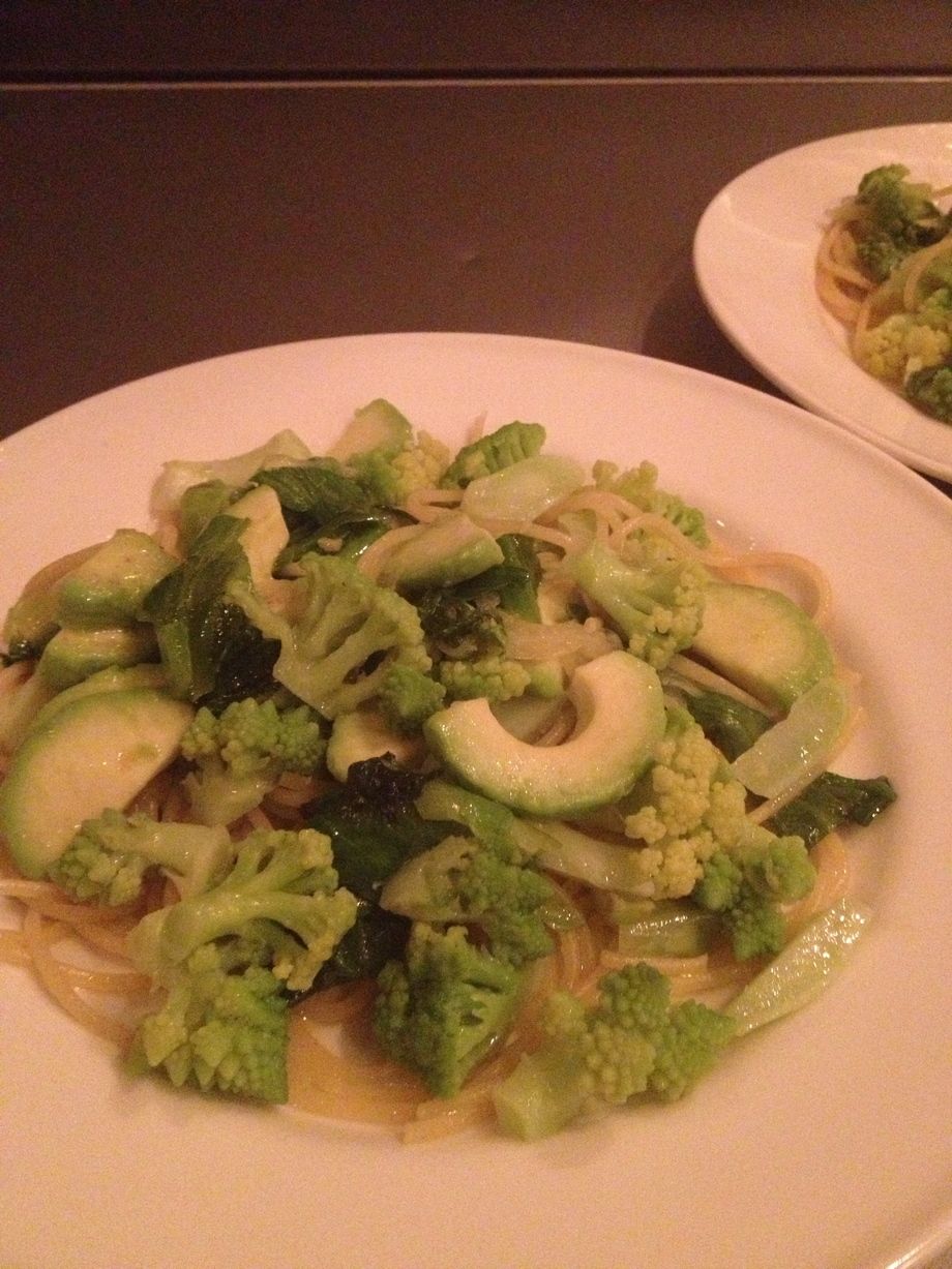 アボカドと花野菜のパスタ（６５０円）