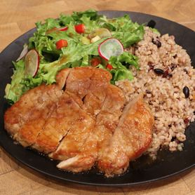 名物！絶品ポークジンジャープレート【玄米・サラダ・ミニスープ】
