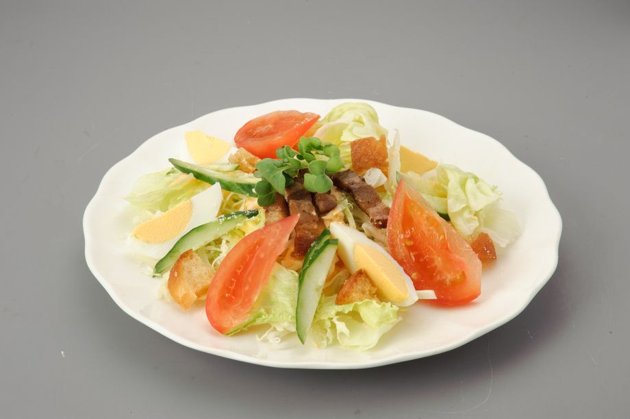 ジェノバ風シーザーサラダ（税込７４０円）