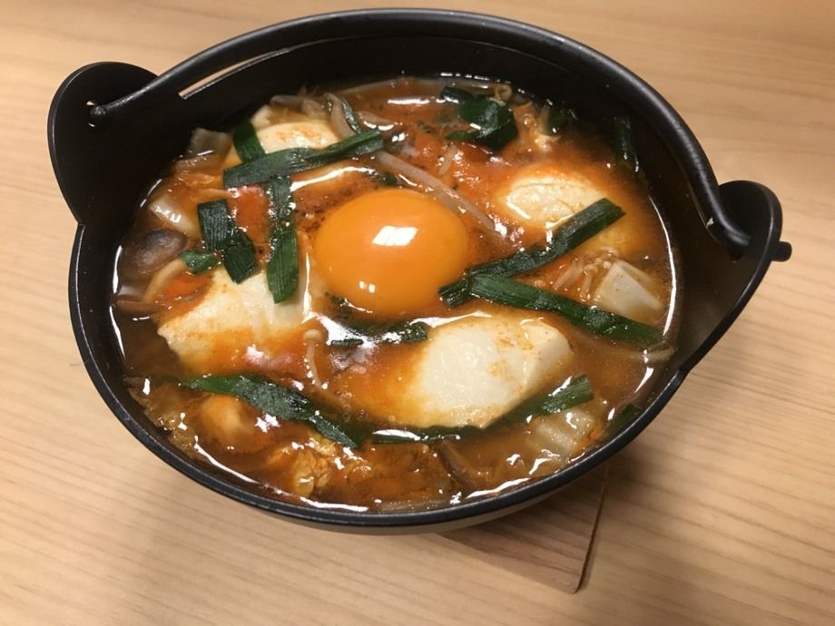チゲ鍋（一人鍋）（880円）