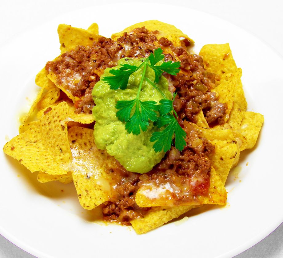 トルティーヤチップスのアボカドチーズ焼き