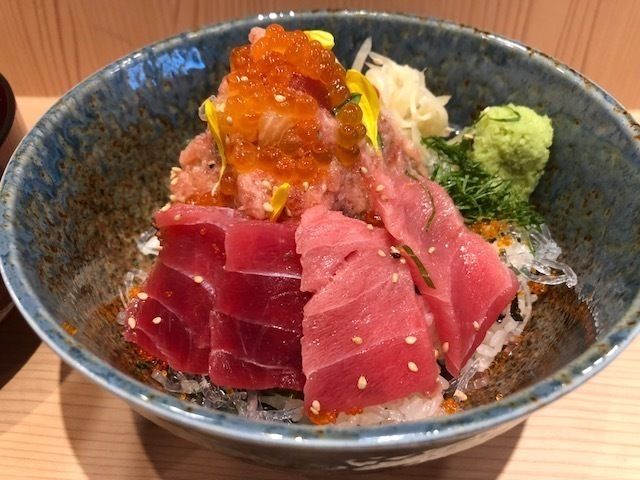 海鮮丼　蒼　あお（980円）