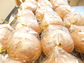 フワッフワで確かな甘みの自家製パン各種
