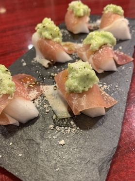 カブと生ハム ほろ苦い茎のソースで