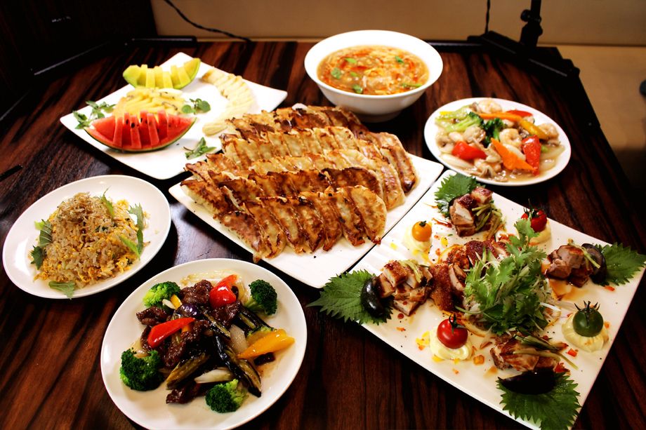 元祖焼き餃子と水餃子が食べ放題！プレミアム4000円コース