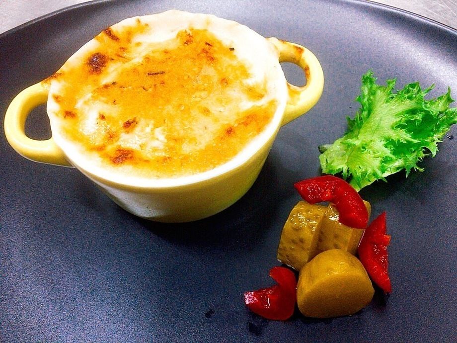 ハラミとアボカドのグラタン