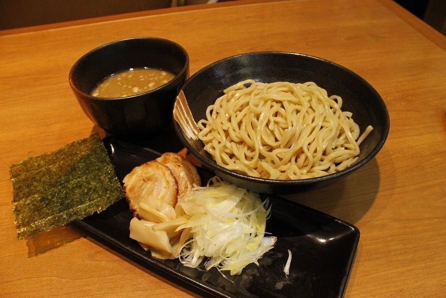 魚介とんこつつけ麺（並850円　大950円　特大1,000円）
