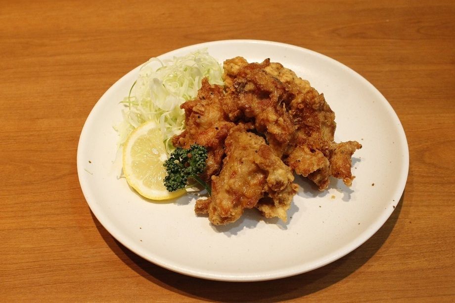 鶏のからあげ（2個 180円　3個280円　5個480円　10個850円）