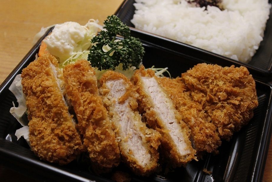 とんかつ弁当　毎月10日20日30日は600円！（780円）
