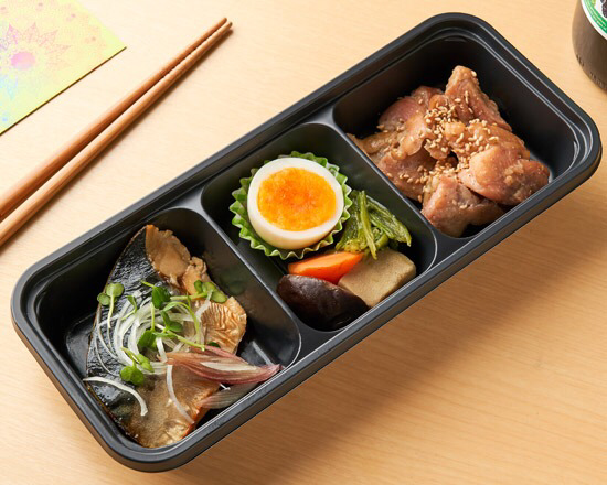 白粥と鯖の照り焼 鶏の胡麻味醂焼 