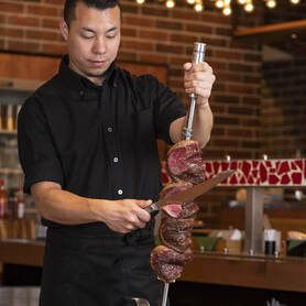 【早割り】17時半までの食事スタートで大変お得!!　☆10種のシュラスコ30種のビュッフェ7種ビアサーバー・カクテル類食べ飲み放題２Ｈ→4800円♪