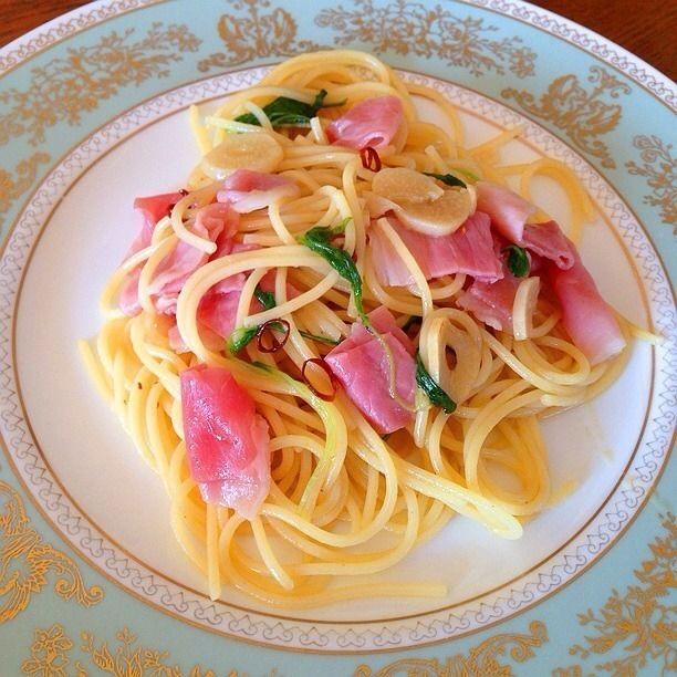 生ハムのペペロンチーノ(サラダ、ドリンク付)