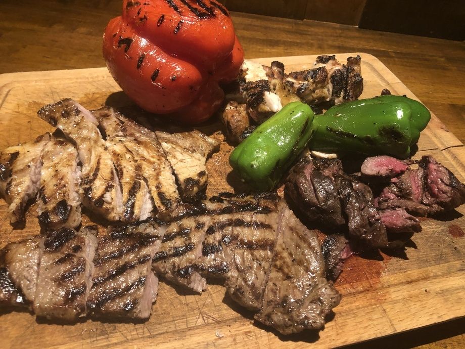 ミートプレート　お手軽BBQ盛合せ　（2～3人前）　プレミアム（2600円）