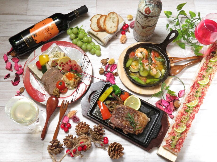 ながーい牛ユッケ寿司が食べられる飲み放題付きコース（4000）