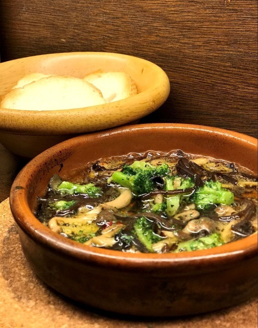 きのことブロッコリーのアヒージョ