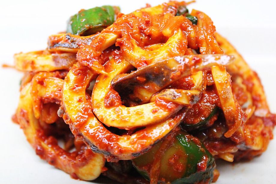 イカキムチ刻み(白菜 イカ 胡瓜盛り合わせ)三種味楽しみいただけます